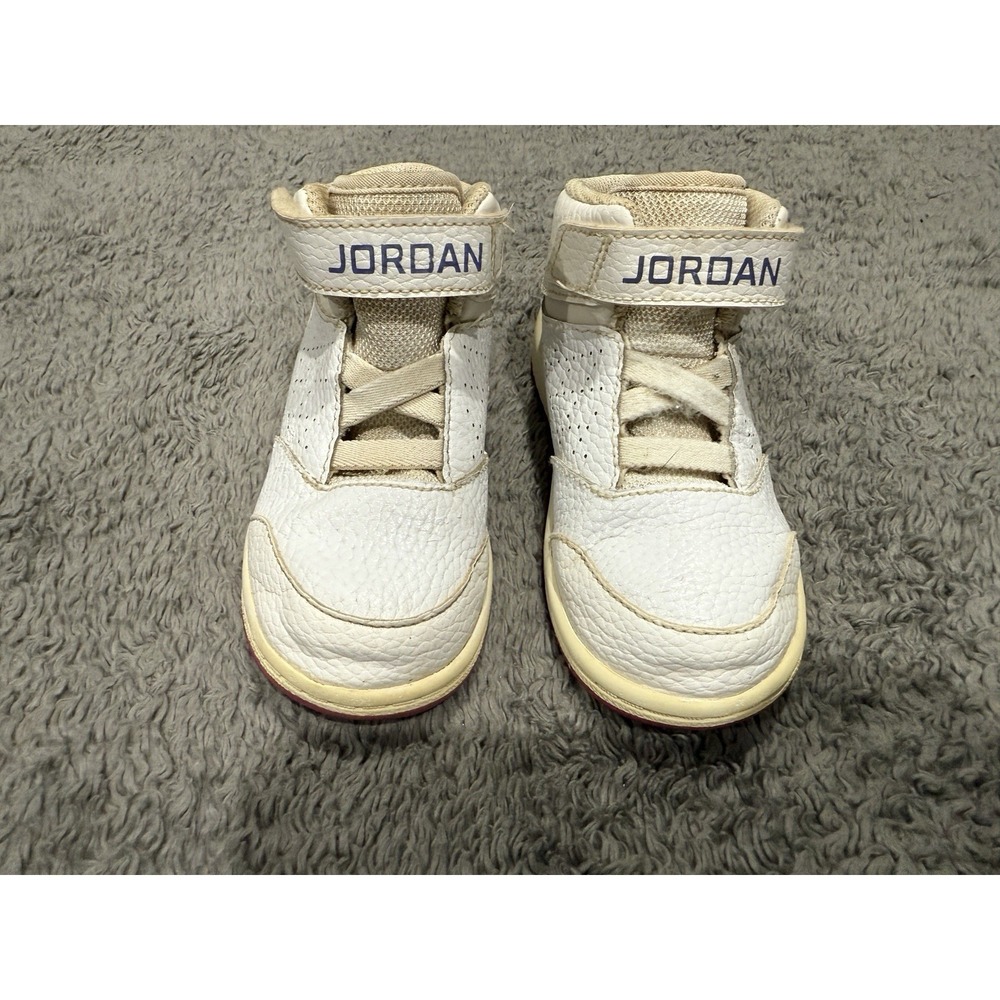 Nike Air Jordan White/Purple Unisex Sneaker kids Shoe Size 9c
